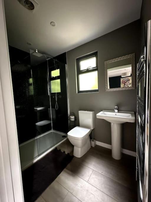 Beautiful Cabin With Pond View Steyning Exterior photo